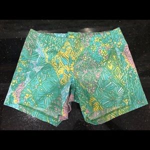 Lilly Pulitzer Sun Dance zip shorts- size 2